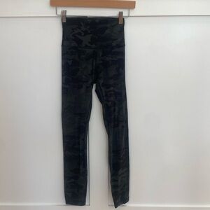 Lululemon green wunder under camo leggings